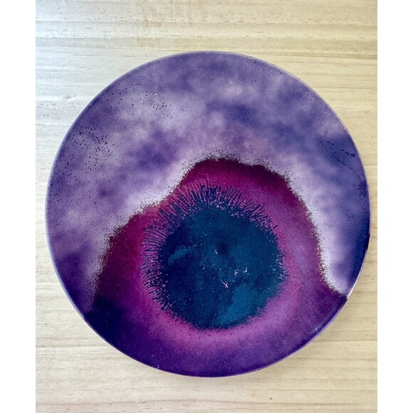 Vintage Peg Miller Art Studio Enamel Round Plate Signed 9 Diameter - Picture 1 of 4